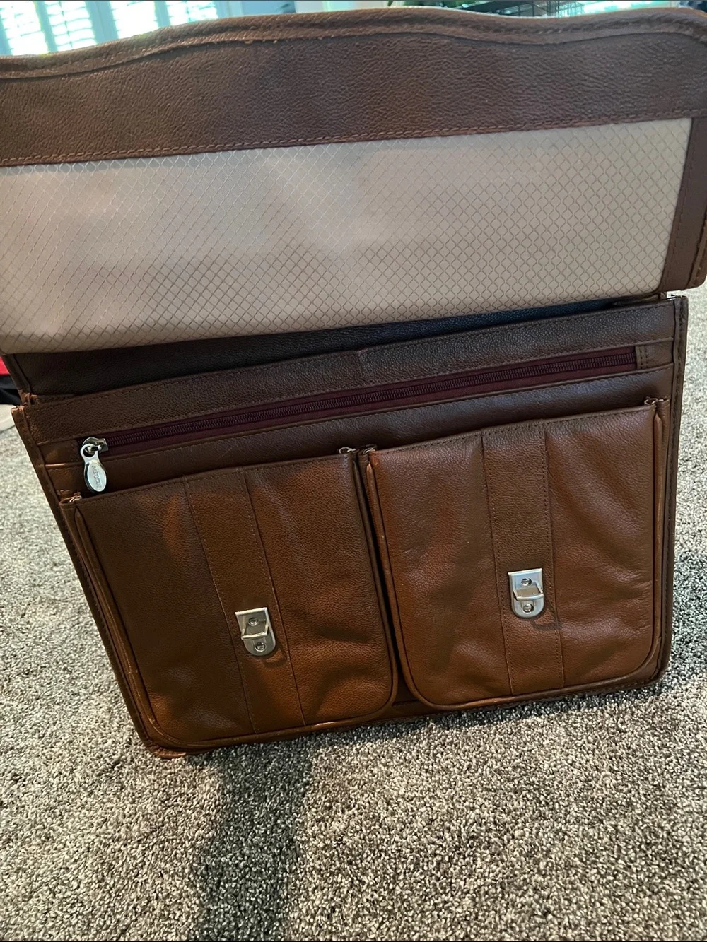 Men’s Leather Briefcase Messenger with Dual Front Pockets